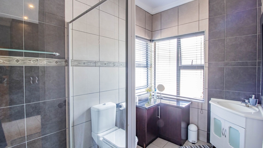 3 Bedroom Property for Sale in Oranjeville Free State